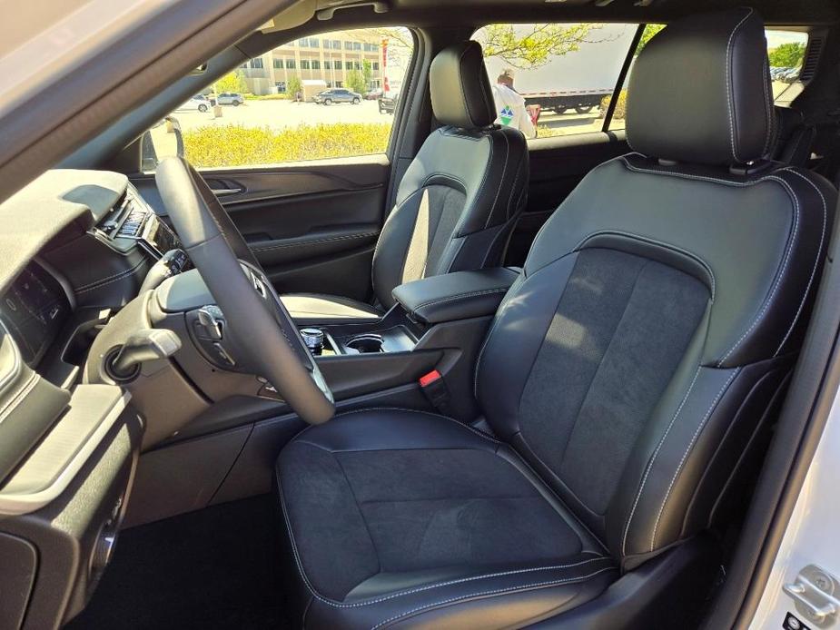 new 2024 Jeep Grand Cherokee L car, priced at $42,766