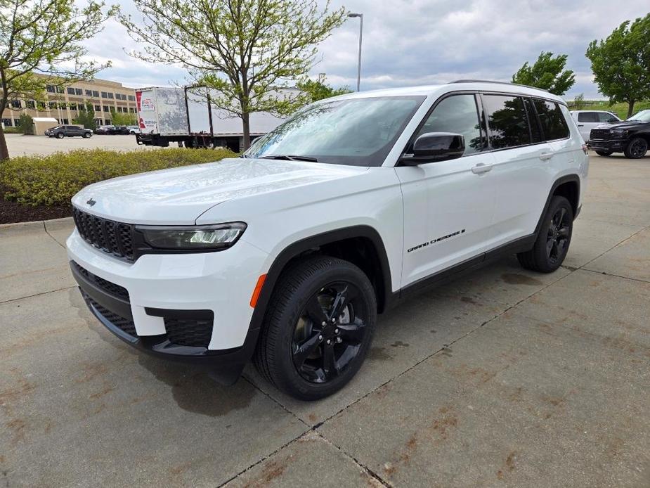 new 2024 Jeep Grand Cherokee L car, priced at $43,662