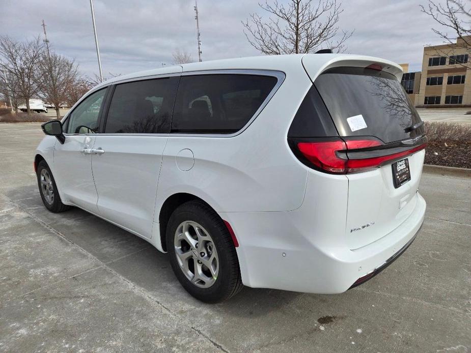 new 2024 Chrysler Pacifica car, priced at $41,529