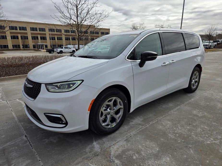 new 2024 Chrysler Pacifica car, priced at $41,529