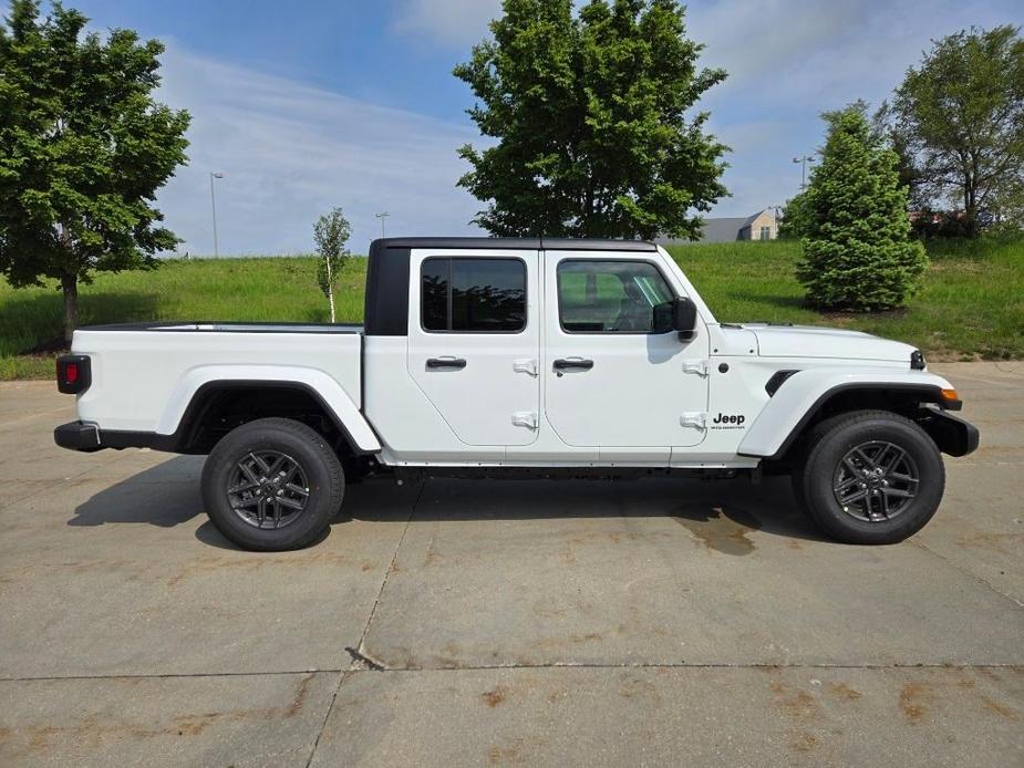 new 2024 Jeep Gladiator car, priced at $41,415