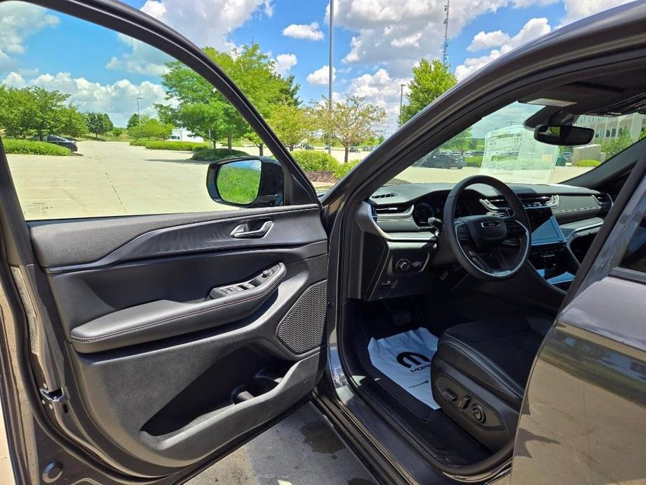 new 2024 Jeep Grand Cherokee L car, priced at $44,198