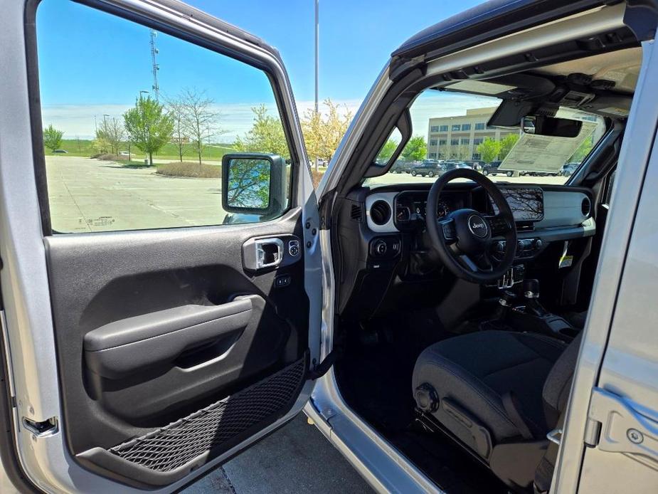 new 2024 Jeep Gladiator car, priced at $47,695