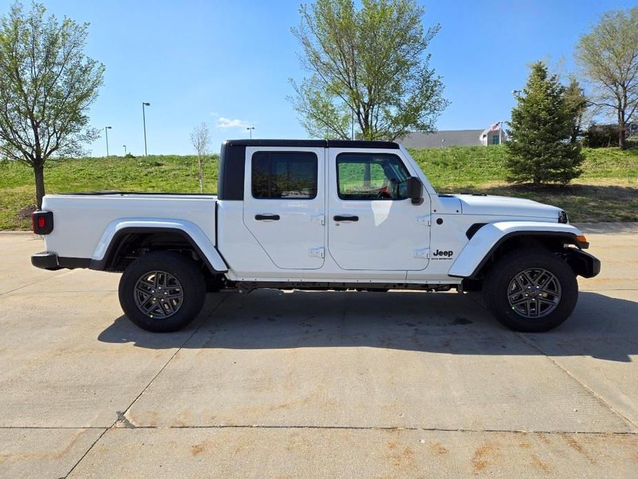 new 2024 Jeep Gladiator car, priced at $41,415