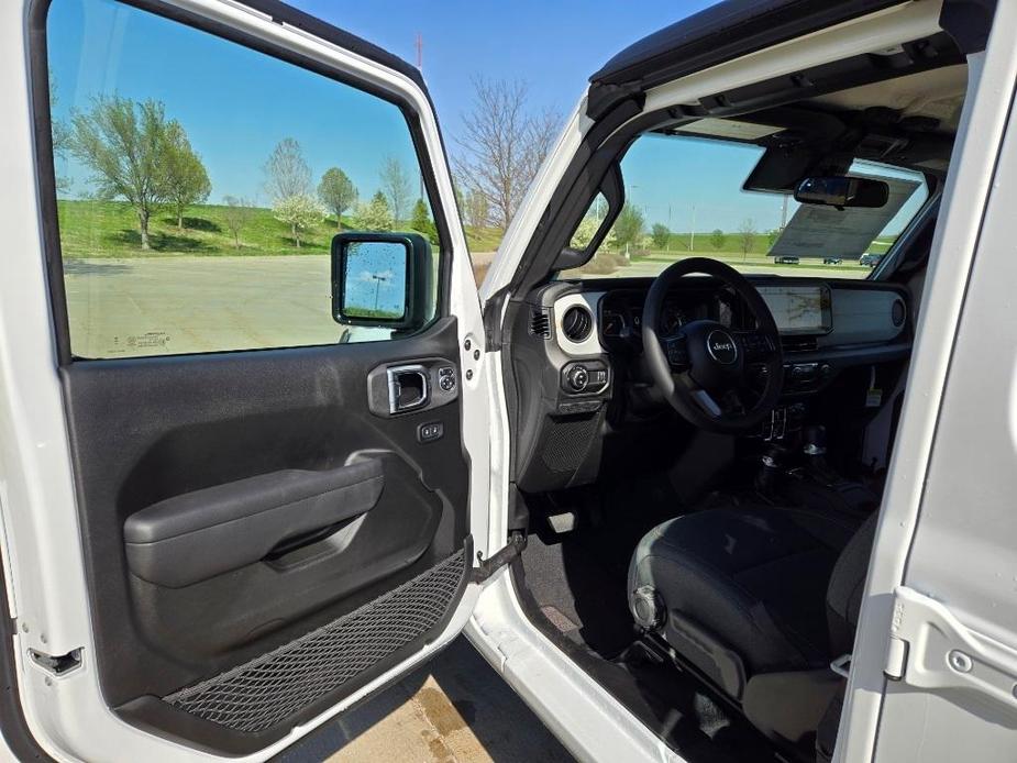 new 2024 Jeep Gladiator car, priced at $41,415