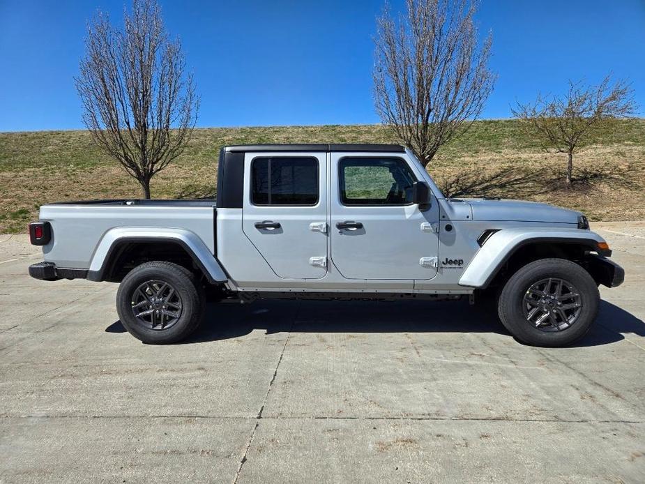 new 2024 Jeep Gladiator car, priced at $40,065