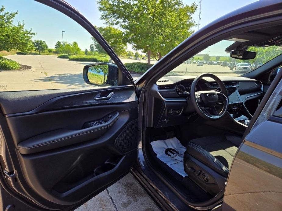 new 2024 Jeep Grand Cherokee L car, priced at $43,302