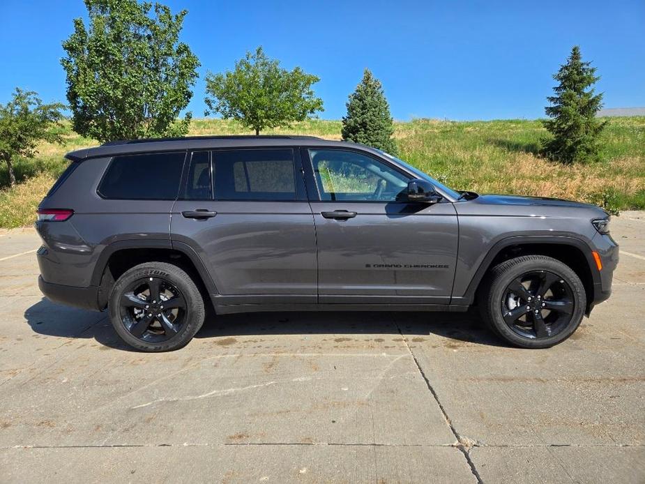 new 2024 Jeep Grand Cherokee L car, priced at $43,302