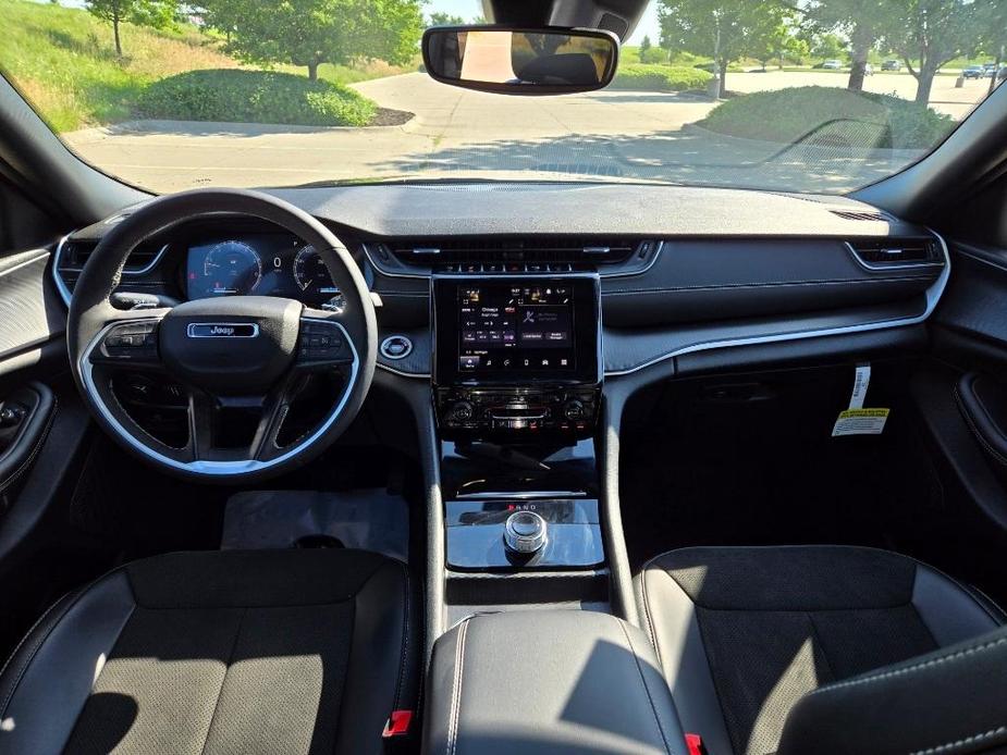 new 2024 Jeep Grand Cherokee L car, priced at $43,302