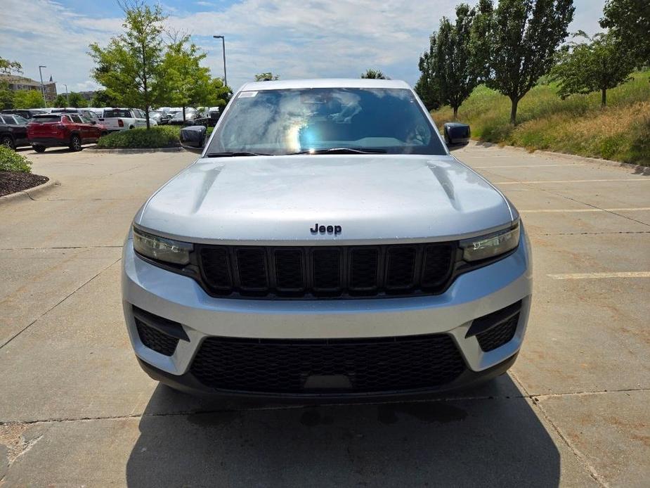 new 2024 Jeep Grand Cherokee car, priced at $41,842