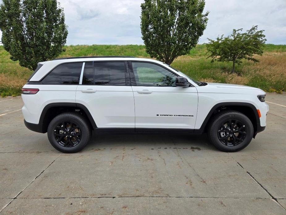 new 2024 Jeep Grand Cherokee car, priced at $39,376