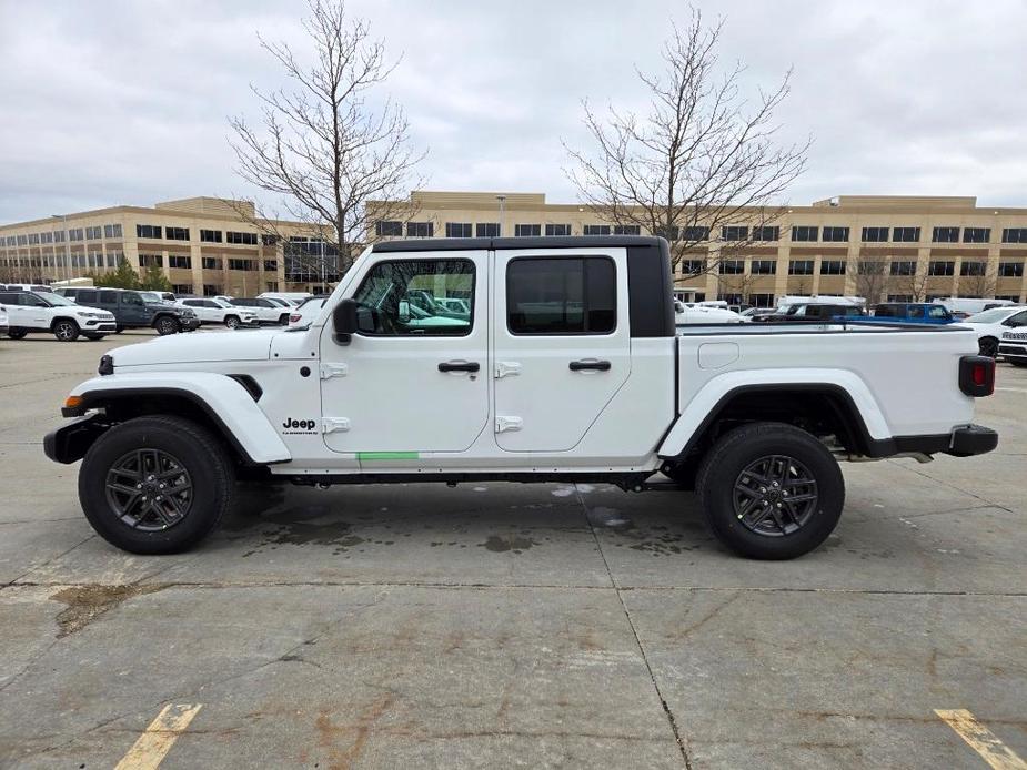 new 2024 Jeep Gladiator car, priced at $41,415