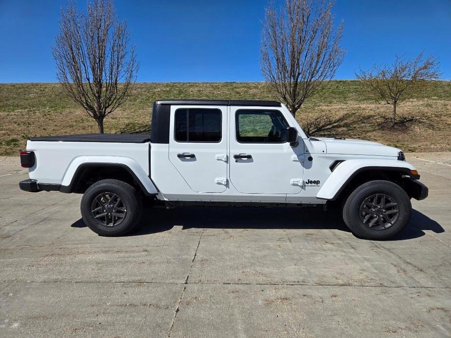 new 2024 Jeep Gladiator car, priced at $47,159