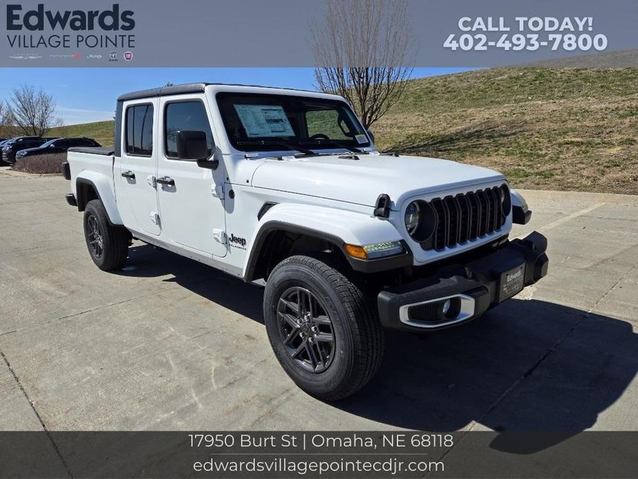 new 2024 Jeep Gladiator car, priced at $47,159