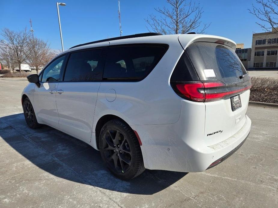 new 2024 Chrysler Pacifica car, priced at $43,145