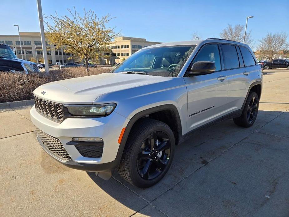 new 2024 Jeep Grand Cherokee car, priced at $43,934