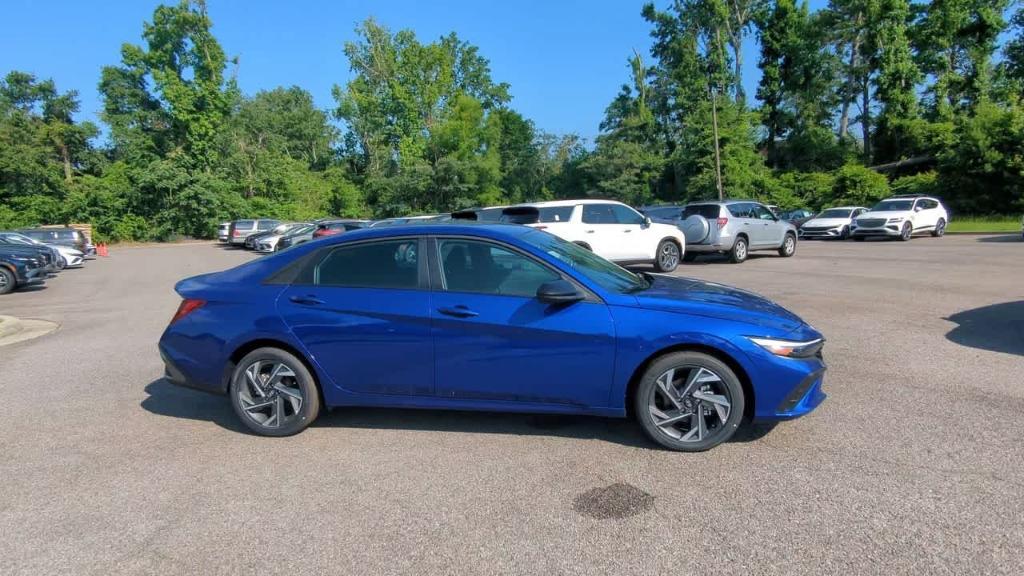 new 2025 Hyundai Elantra car, priced at $25,035