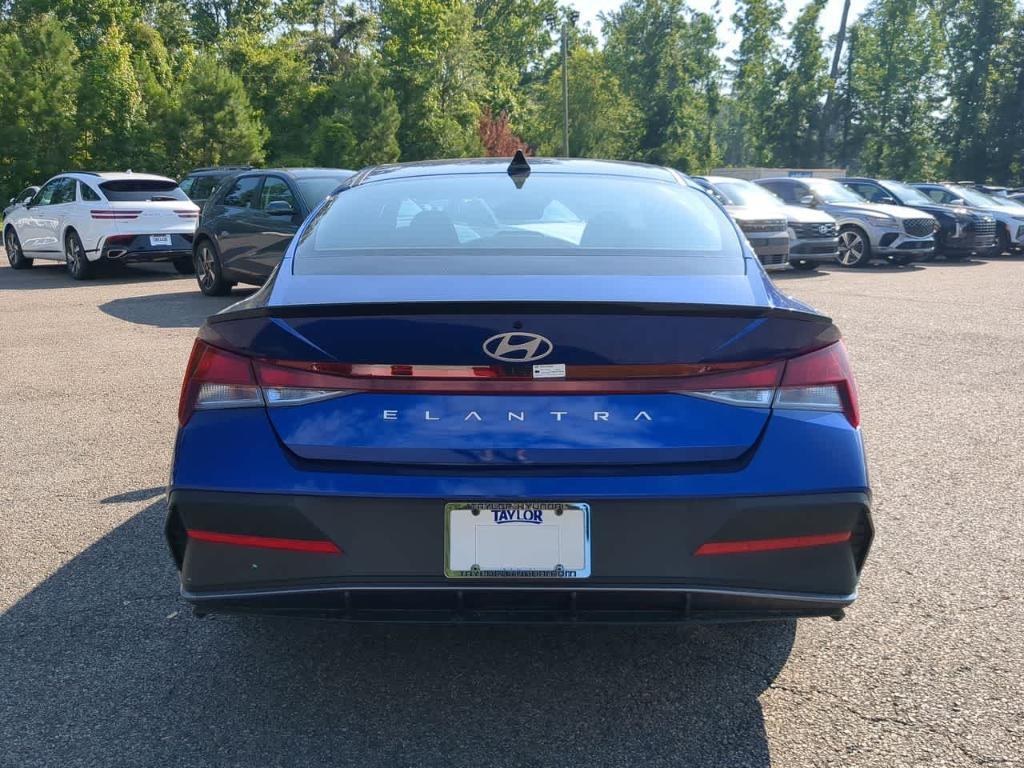 new 2025 Hyundai Elantra car, priced at $25,035
