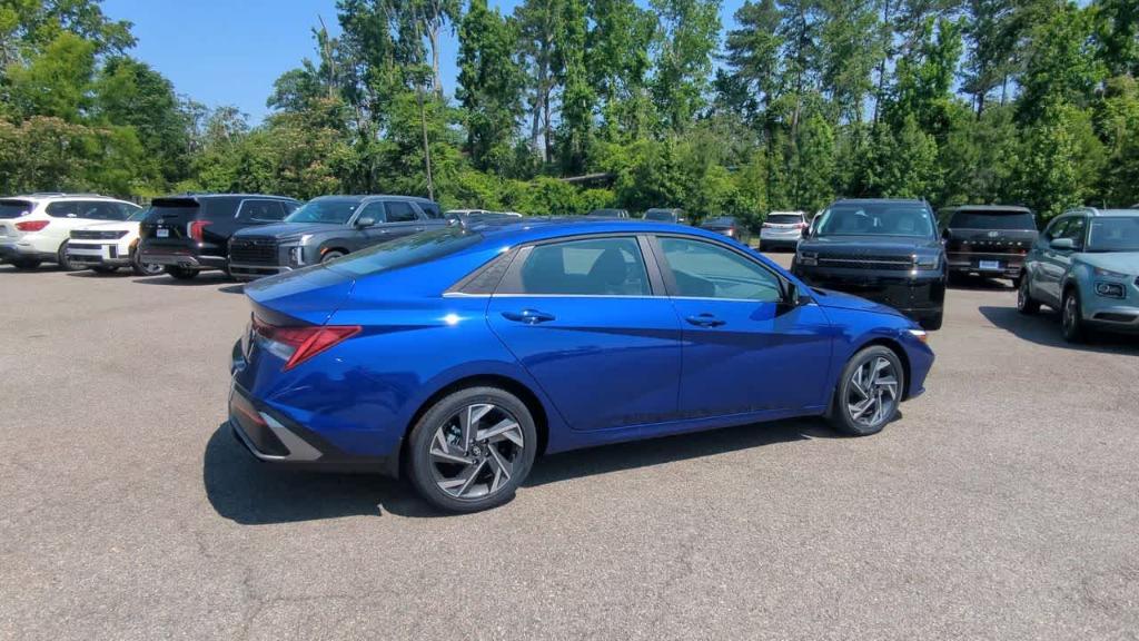 new 2025 Hyundai Elantra car, priced at $27,585