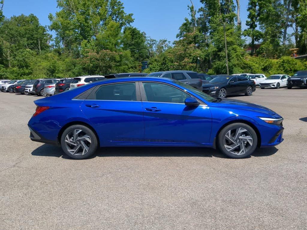 new 2025 Hyundai Elantra car, priced at $27,585