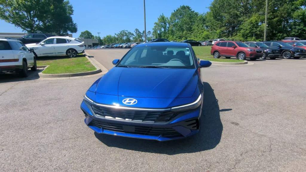 new 2025 Hyundai Elantra car, priced at $27,585