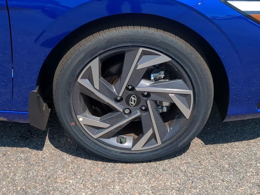 new 2025 Hyundai Elantra car, priced at $27,585
