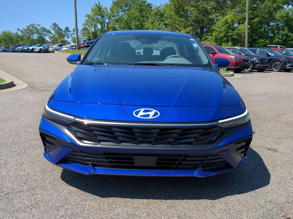 new 2025 Hyundai Elantra car, priced at $27,585