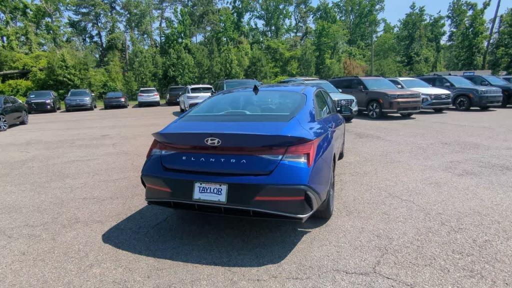 new 2025 Hyundai Elantra car, priced at $27,585