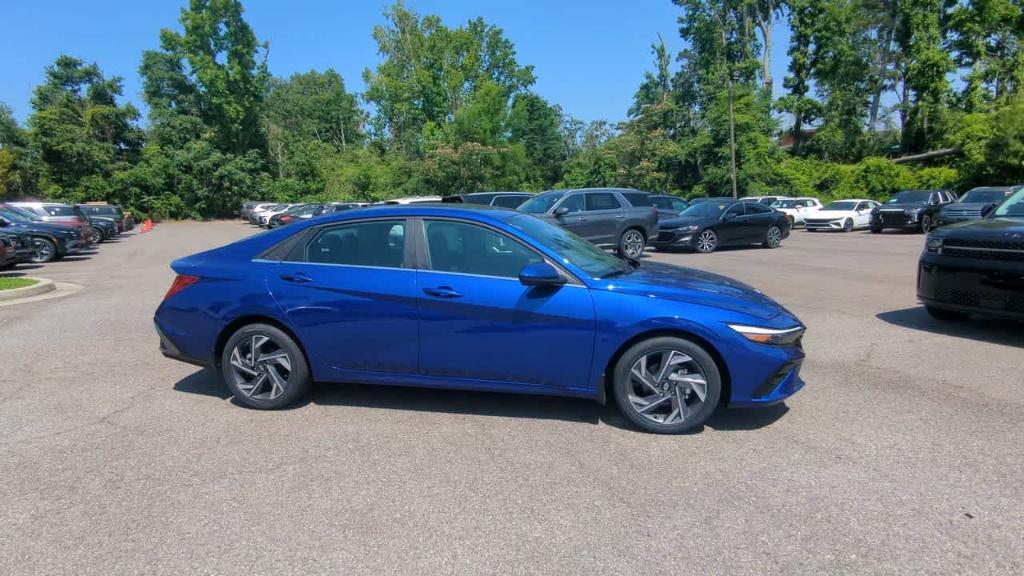 new 2025 Hyundai Elantra car, priced at $27,585