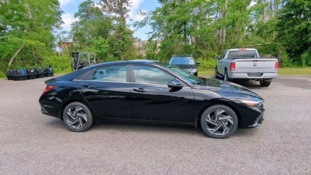 new 2025 Hyundai ELANTRA HEV car, priced at $30,310