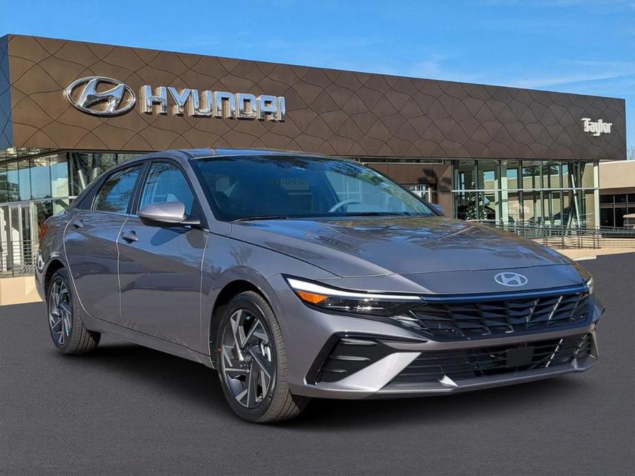 new 2024 Hyundai Elantra car, priced at $27,040