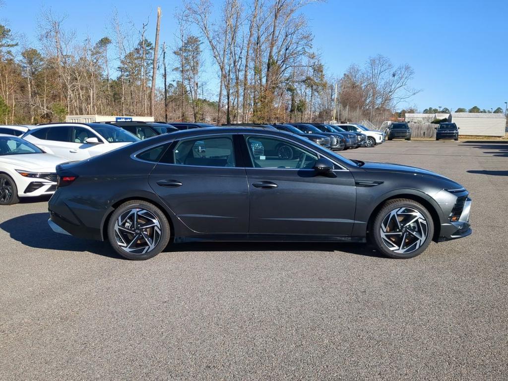 new 2025 Hyundai Sonata car, priced at $32,505