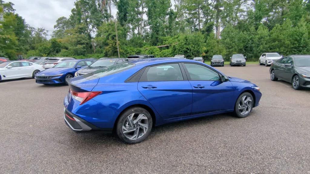 new 2025 Hyundai Elantra car, priced at $24,335