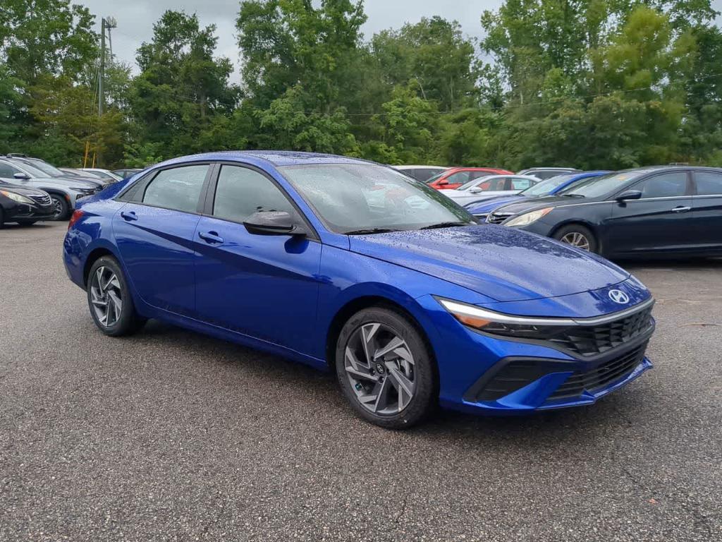 new 2025 Hyundai Elantra car, priced at $24,335