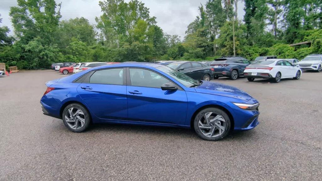 new 2025 Hyundai Elantra car, priced at $24,335