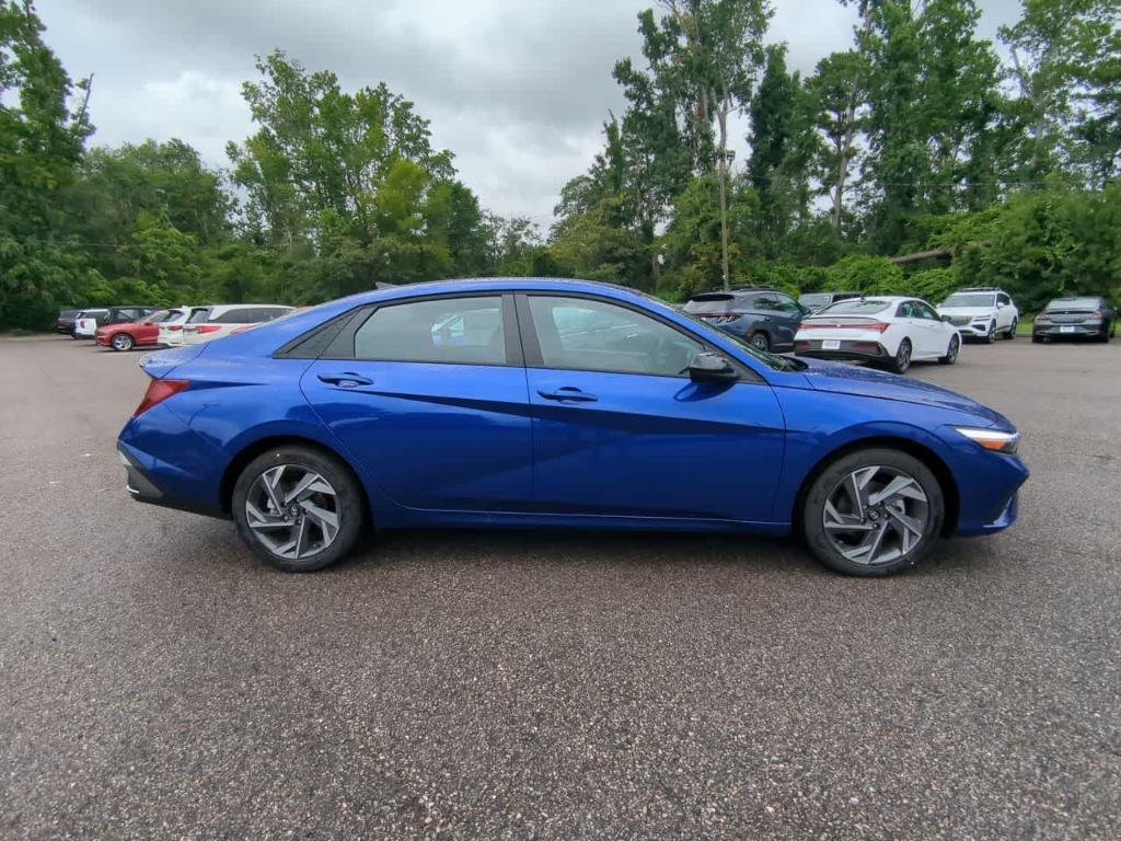 new 2025 Hyundai Elantra car, priced at $24,335