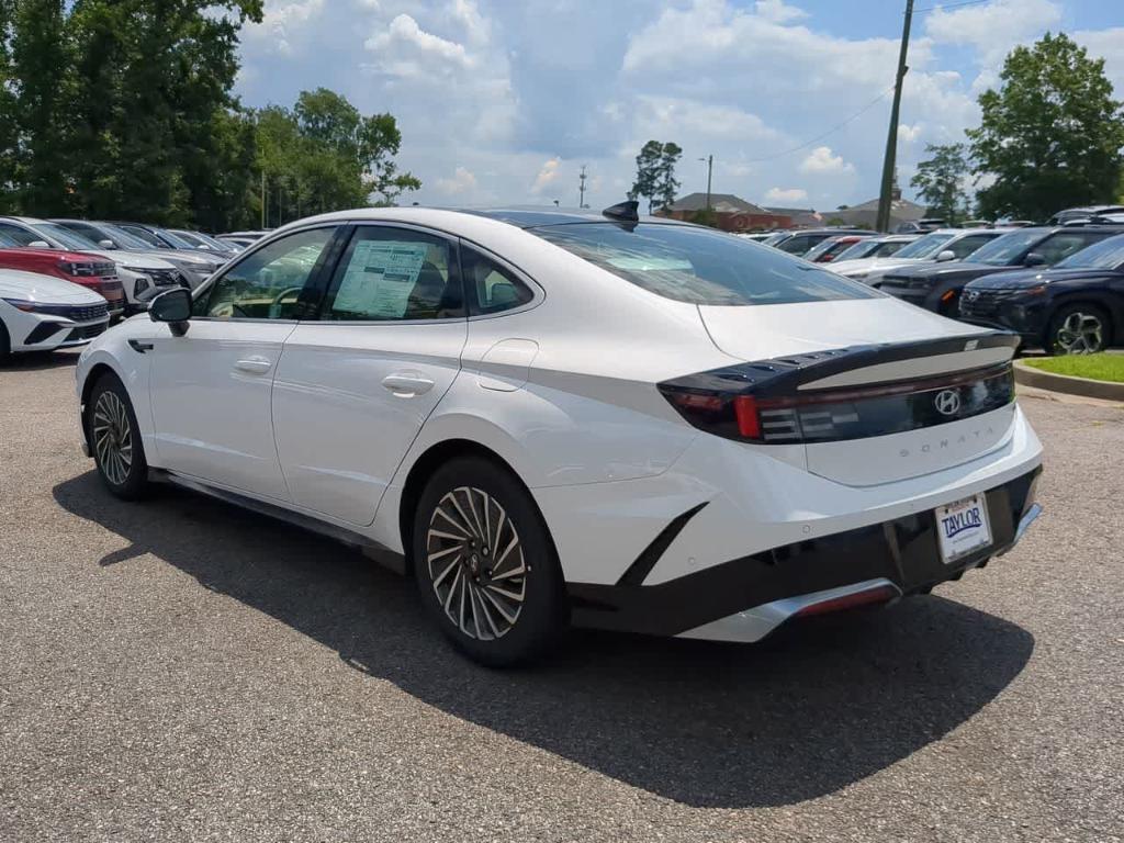 new 2025 Hyundai Sonata Hybrid car, priced at $39,940