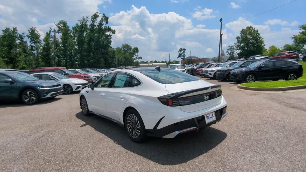 new 2025 Hyundai Sonata Hybrid car, priced at $39,940