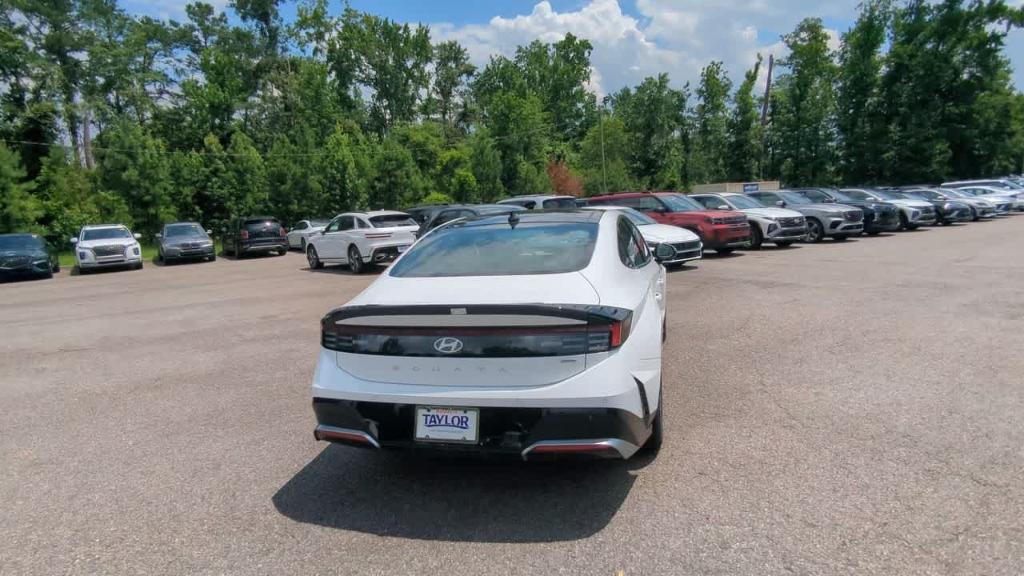 new 2025 Hyundai Sonata Hybrid car, priced at $39,940