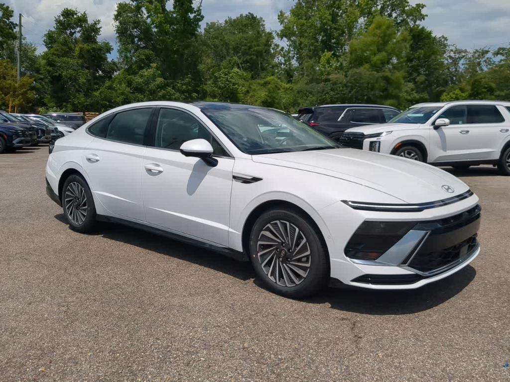 new 2025 Hyundai Sonata Hybrid car, priced at $39,940