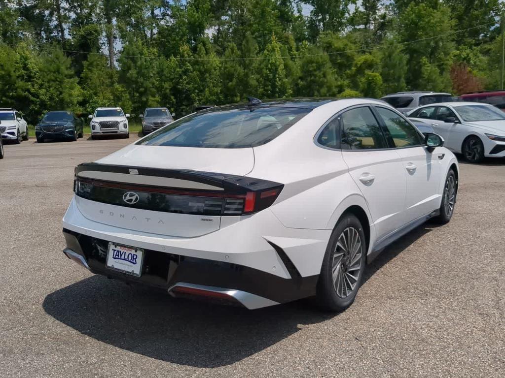 new 2025 Hyundai Sonata Hybrid car, priced at $39,940