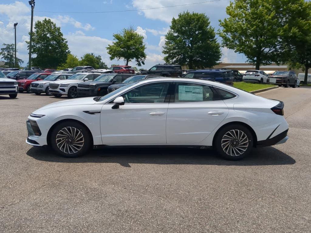new 2025 Hyundai Sonata Hybrid car, priced at $39,940
