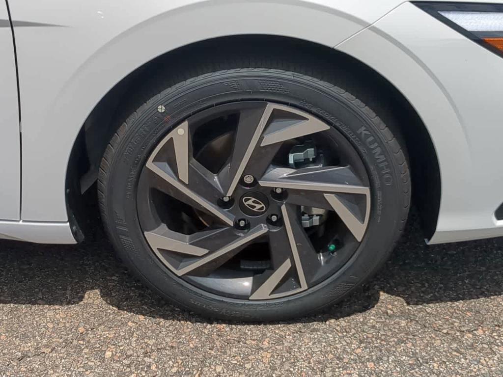 new 2025 Hyundai Elantra car, priced at $23,138