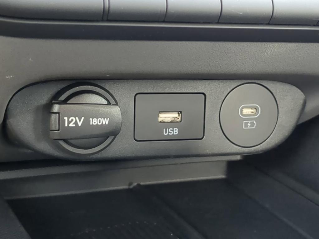 new 2025 Hyundai Elantra car, priced at $25,260