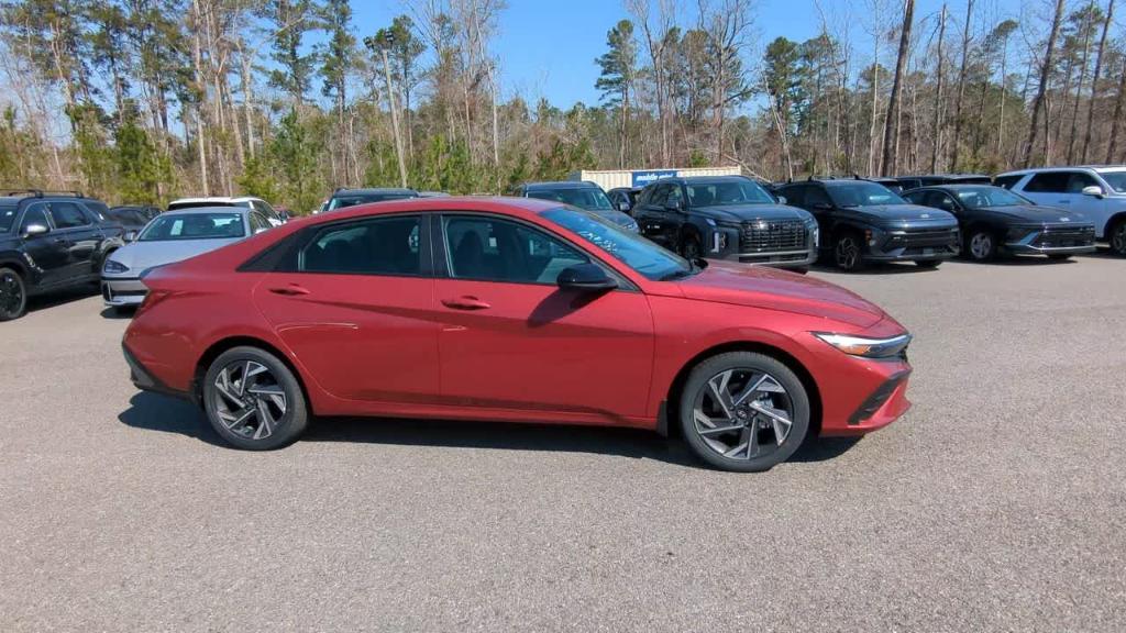 new 2025 Hyundai Elantra car, priced at $25,260