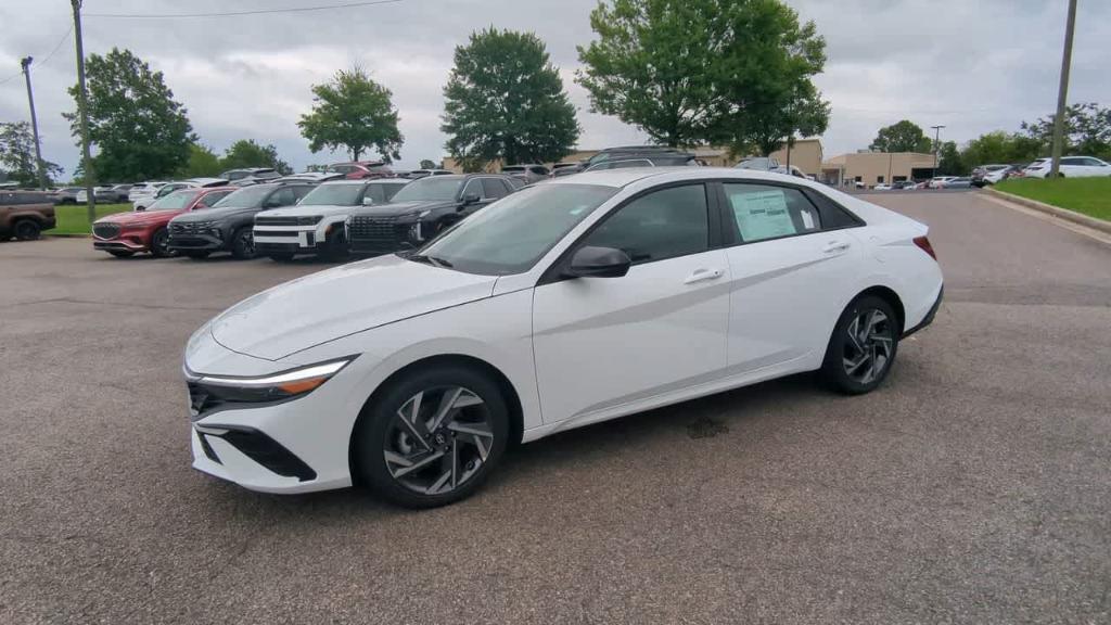 new 2025 Hyundai Elantra car, priced at $24,238