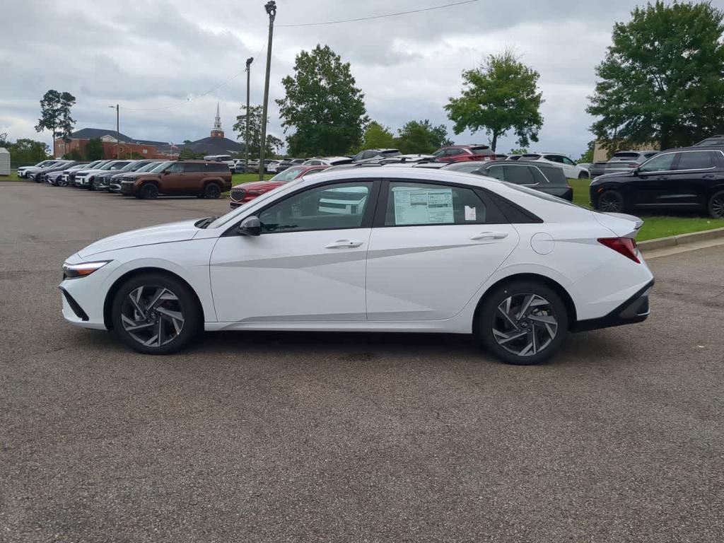 new 2025 Hyundai Elantra car, priced at $24,238