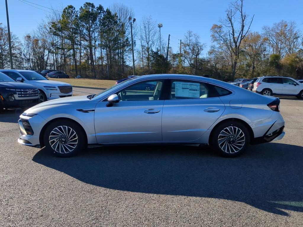 new 2025 Hyundai Sonata Hybrid car, priced at $39,190