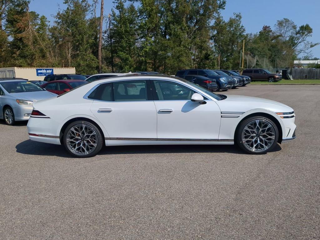 new 2025 Genesis G90 car, priced at $102,585