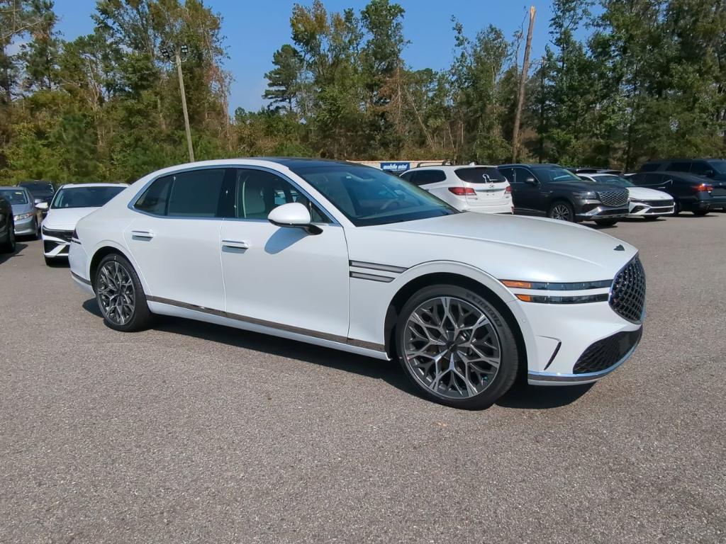 new 2025 Genesis G90 car, priced at $102,585